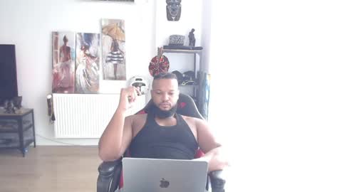Kingsley online show from 05-30-26, 02:25