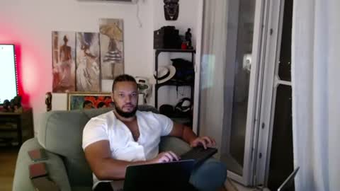 Snapshot of 0_kingsley chatting on 07-11-26, 11:17 Kingsley online show from 07-11-26, 11:17