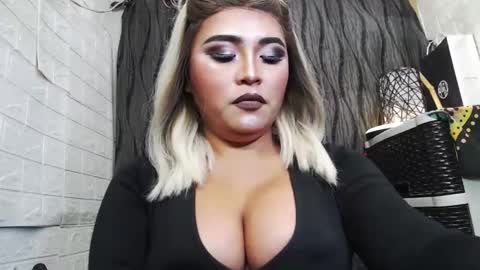 Snapshot of 12inchsexyanacodats chatting on 10-10-25, 01:04 sexy kia online show from 10-10-25, 01:04