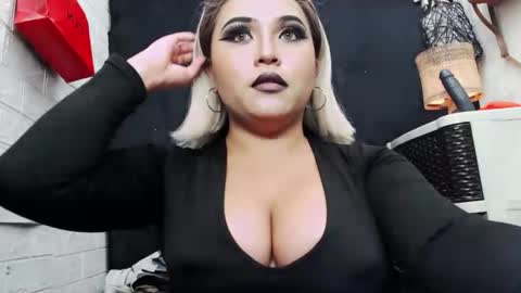 Snapshot of 12inchsexyanacodats chatting on 02-11-26, 01:54 sexy kia online show from 02-11-26, 01:54