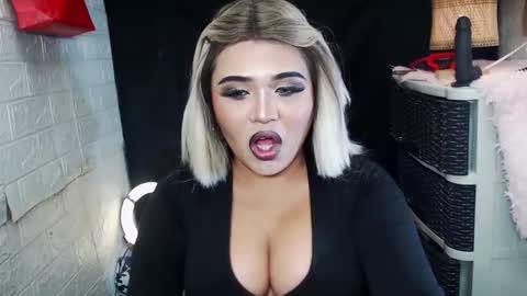 Snapshot of 12inchsexyanacodats chatting on 03-26-26, 01:11 sexy kia online show from 03-26-26, 01:11