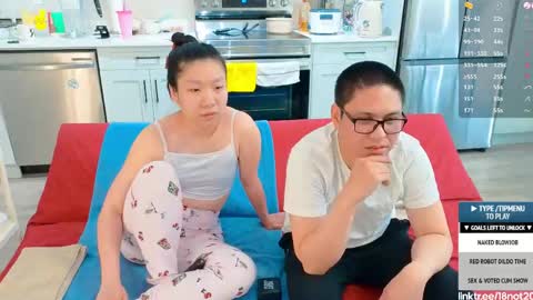 Snapshot of 18not20 chatting on 06-08-26, 01:28 Tong Ralph online show from 06-08-26, 01:28