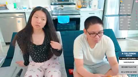 Snapshot of 18not20 chatting on 06-10-26, 01:06 Tong Ralph online show from 06-10-26, 01:06