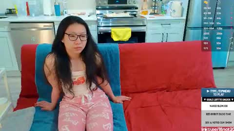 Snapshot of 18not20 chatting on 07-15-26, 02:28 Tong Ralph online show from 07-15-26, 02:28