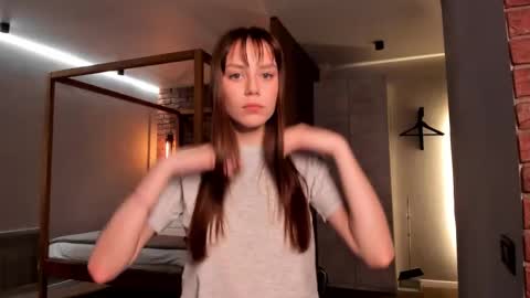 Lily 3 online show from 02-27-26, 06:52