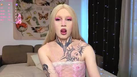 Michelle online show from 03-22-26, 01:36