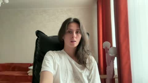 Snapshot of 1mari_01 chatting on 06-23-26, 03:43 Marie online show from 06-23-26, 03:43