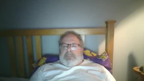 Snapshot of 2003dynawideglide chatting on 02-15-26, 10:17 2003dynawideglide online show from 02-15-26, 10:17