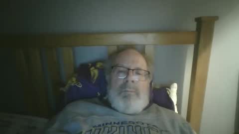 Snapshot of 2003dynawideglide chatting on 03-13-26, 02:51 2003dynawideglide online show from 03-13-26, 02:51