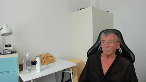 Henk online show from 05-17-26, 11:06