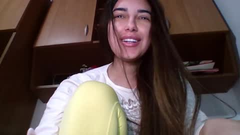 Snapshot of 20_ivy chatting on 04-01-26, 09:12 20 ivyy online show from 04-01-26, 09:12