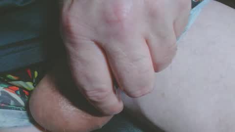 Snapshot of 2blsfll4u chatting on 01-03-25, 04:00 2blsfll4u online show from 01-03-25, 04:00