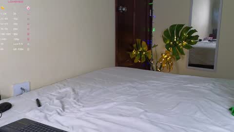 2cbutterfly online show from 02-01-25, 09:54