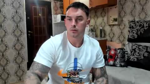 2sexymuscles online show from 10-19-25, 07:47