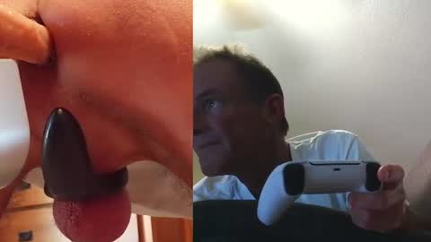 Snapshot of 2tiredoftoys chatting on 07-11-26, 12:46 2tiredoftoys online show from 07-11-26, 12:46