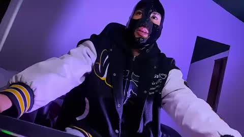 E V I L online show from 06-18-26, 10:36