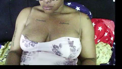 Snapshot of 420ebony_goddess chatting on 07-06-26, 03:03 goddess zuri online show from 07-06-26, 03:03