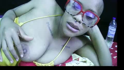 Snapshot of 420ebony_goddess chatting on 07-09-26, 06:06 goddess zuri online show from 07-09-26, 06:06