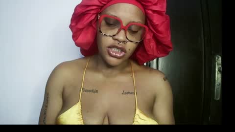 Snapshot of 420ebony_goddess chatting on 07-16-26, 07:36 goddess zuri online show from 07-16-26, 07:36