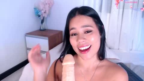 Snapshot of 69mia_sweet chatting on 06-06-26, 06:01 Mia online show from 06-06-26, 06:01