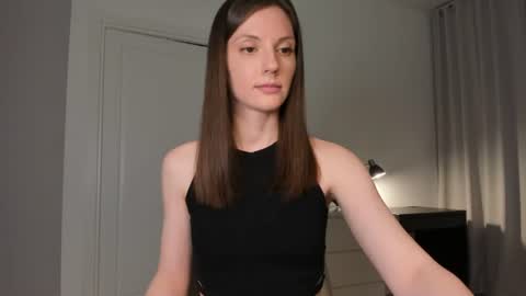 Anna online show from 06-18-26, 07:29