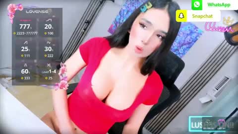 Snapshot of 8inchabsoluteselfsucker chatting on 04-30-26, 11:42 Heaven online show from 04-30-26, 11:42