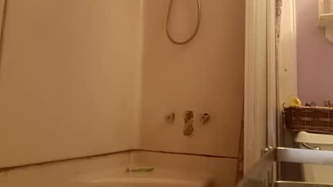 8intenn online show from 03-22-26, 01:47