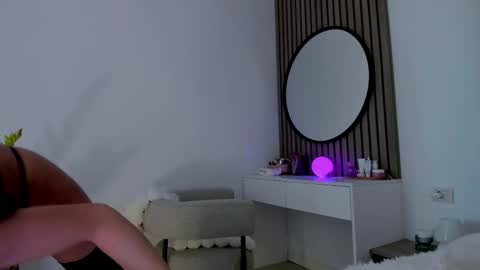 Snapshot of 8selene chatting on 03-29-26, 01:11 8selene online show from 03-29-26, 01:11