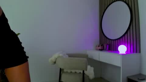 Snapshot of 8selene chatting on 05-20-26, 10:54 8selene online show from 05-20-26, 10:54