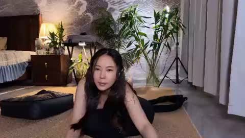 lily online show from 06-14-26, 06:37