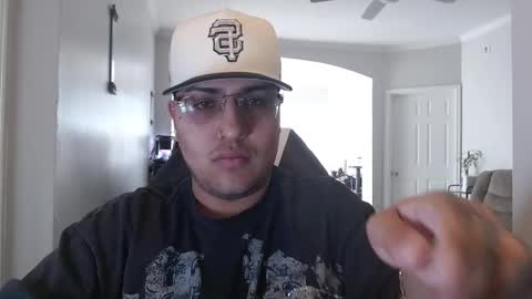 Butterfly boy online show from 10-22-25, 03:56