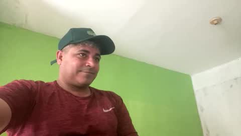Snapshot of 9vinhocamshow chatting on 04-18-26, 11:25 9vinhocamshow online show from 04-18-26, 11:25