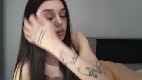 Snapshot of 9west chatting on 06-09-26, 01:45 KARINA online show from 06-09-26, 01:45