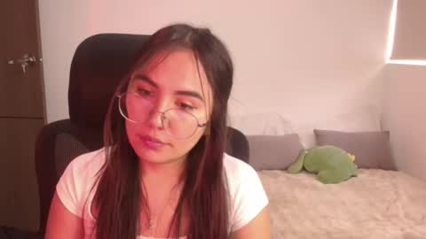 Snapshot of _abbyyyy_ chatting on 07-15-26, 05:07 abby 3 online show from 07-15-26, 05:07
