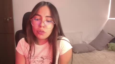 Snapshot of _abbyyyy_ chatting on 07-23-26, 03:32 abby 3 online show from 07-23-26, 03:32