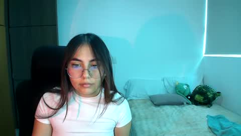 Snapshot of _abbyyyy_ chatting on 07-29-26, 03:43 abby 3 online show from 07-29-26, 03:43