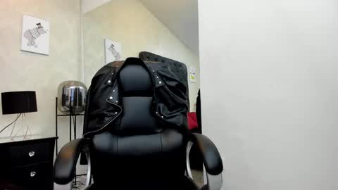 Snapshot of _alana_johnson chatting on 05-22-26, 12:33 _alana_johnson online show from 05-22-26, 12:33