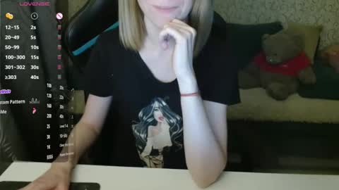 Snapshot of _alicecullen_ chatting on 11-17-25, 03:07 AliceCullen online show from 11-17-25, 03:07