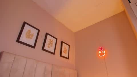 Snapshot of _alison_c chatting on 10-11-25, 11:47 Hii I m Alison online show from 10-11-25, 11:47