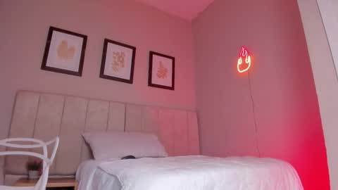 Snapshot of _alison_c chatting on 11-21-25, 11:31 Hii I m Alison online show from 11-21-25, 11:31