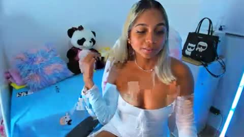 Snapshot of _analia chatting on 12-10-24, 03:09 Analia online show from 12-10-24, 03:09