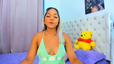 Snapshot of _analia chatting on 01-18-25, 02:36 Analia online show from 01-18-25, 02:36