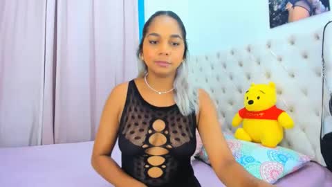 Snapshot of _analia chatting on 02-06-25, 02:22 Analia online show from 02-06-25, 02:22