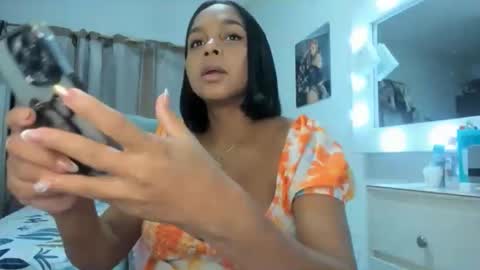 Analia online show from 04-28-26, 01:04