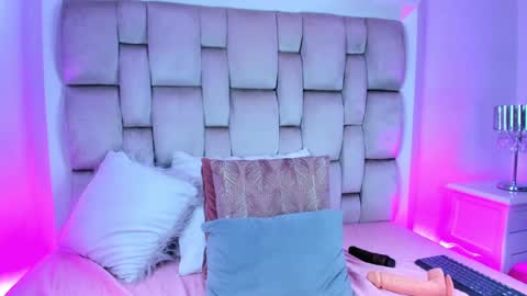 Angel Azul online show from 12-25-24, 01:19