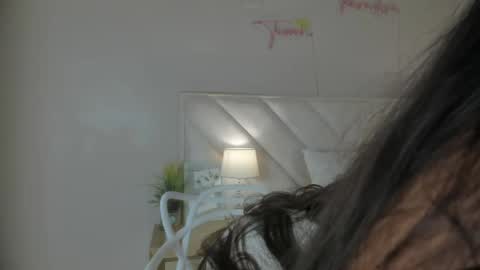 ngela  online show from 05-25-26, 11:16