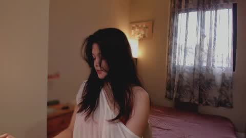annie . online show from 05-21-26, 04:08