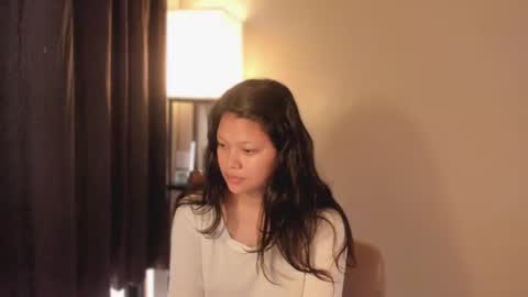 Snapshot of _ann1e_ chatting on 06-24-26, 02:54 annie . online show from 06-24-26, 02:54