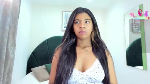 Snapshot of _anna_maria chatting on 12-19-25, 07:32 online show from 12-19-25, 07:32