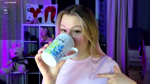 Snapshot of _anna_nolan_ chatting on 02-19-26, 06:42 Anna Nolan online show from 02-19-26, 06:42